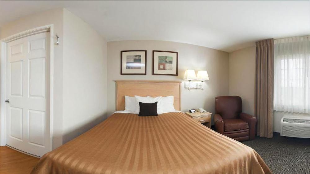 Candlewood Suites Milwaukee Brown Deer, An Ihg Hotel Экстерьер фото