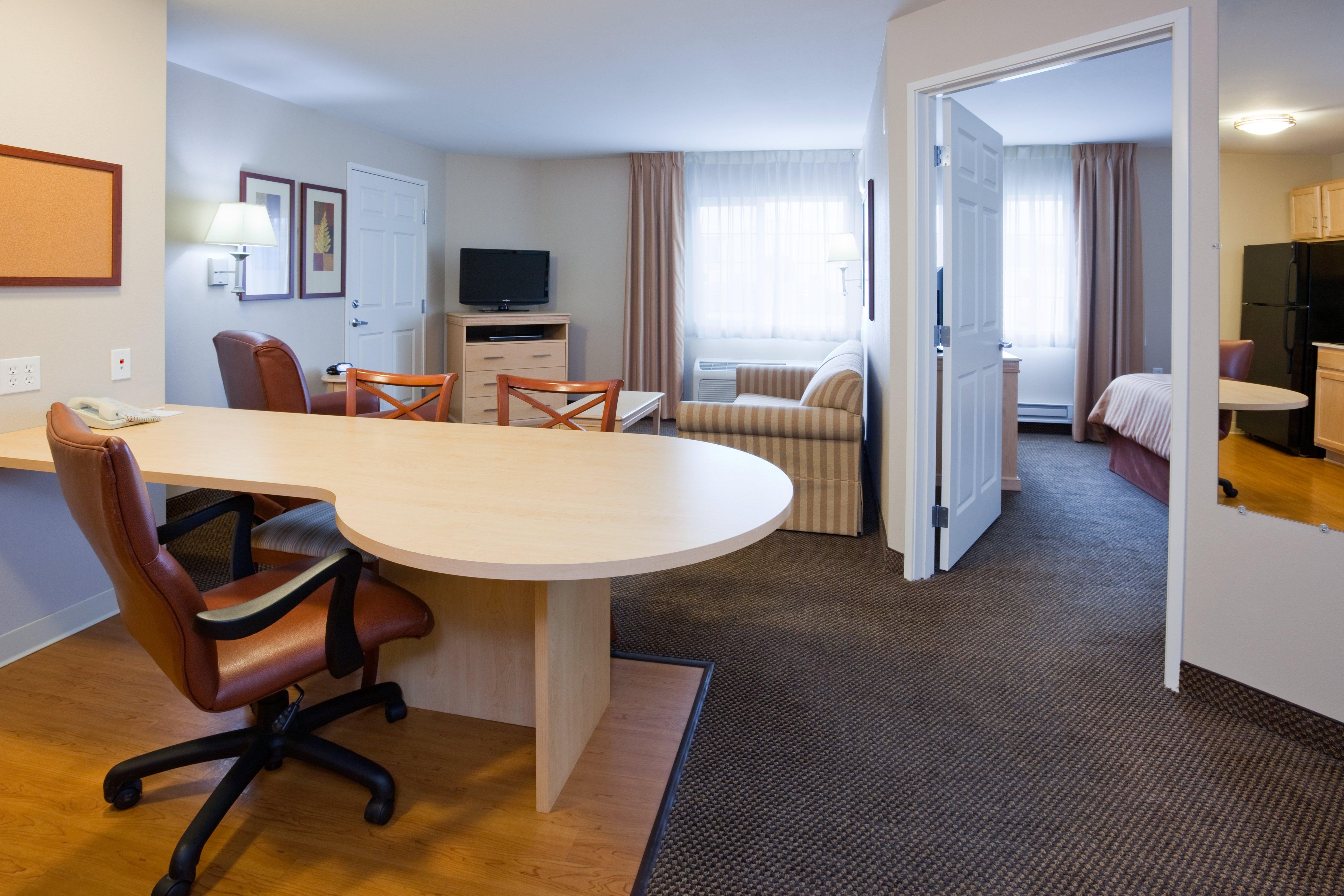Candlewood Suites Milwaukee Brown Deer, An Ihg Hotel Экстерьер фото