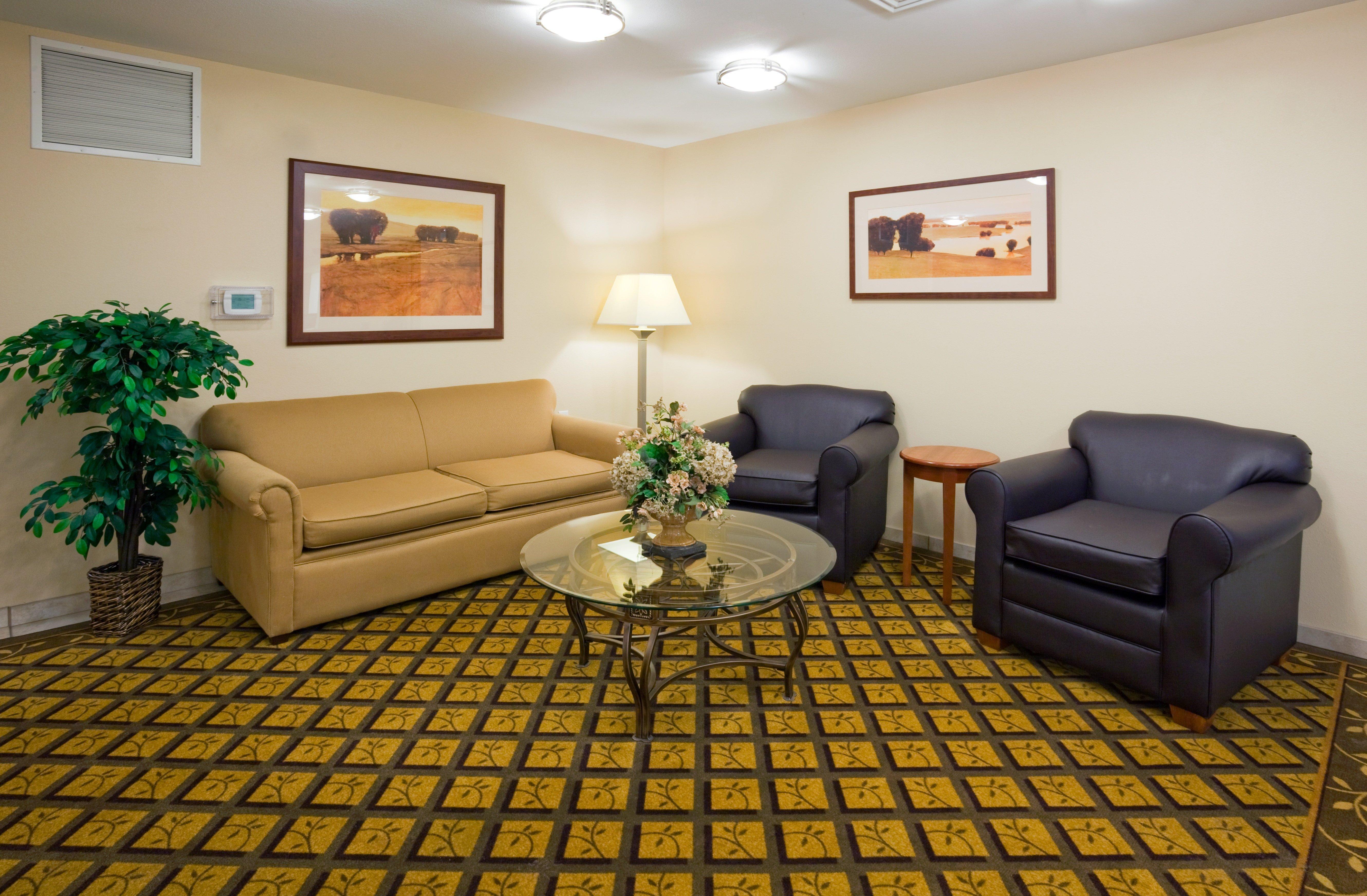 Candlewood Suites Milwaukee Brown Deer, An Ihg Hotel Интерьер фото