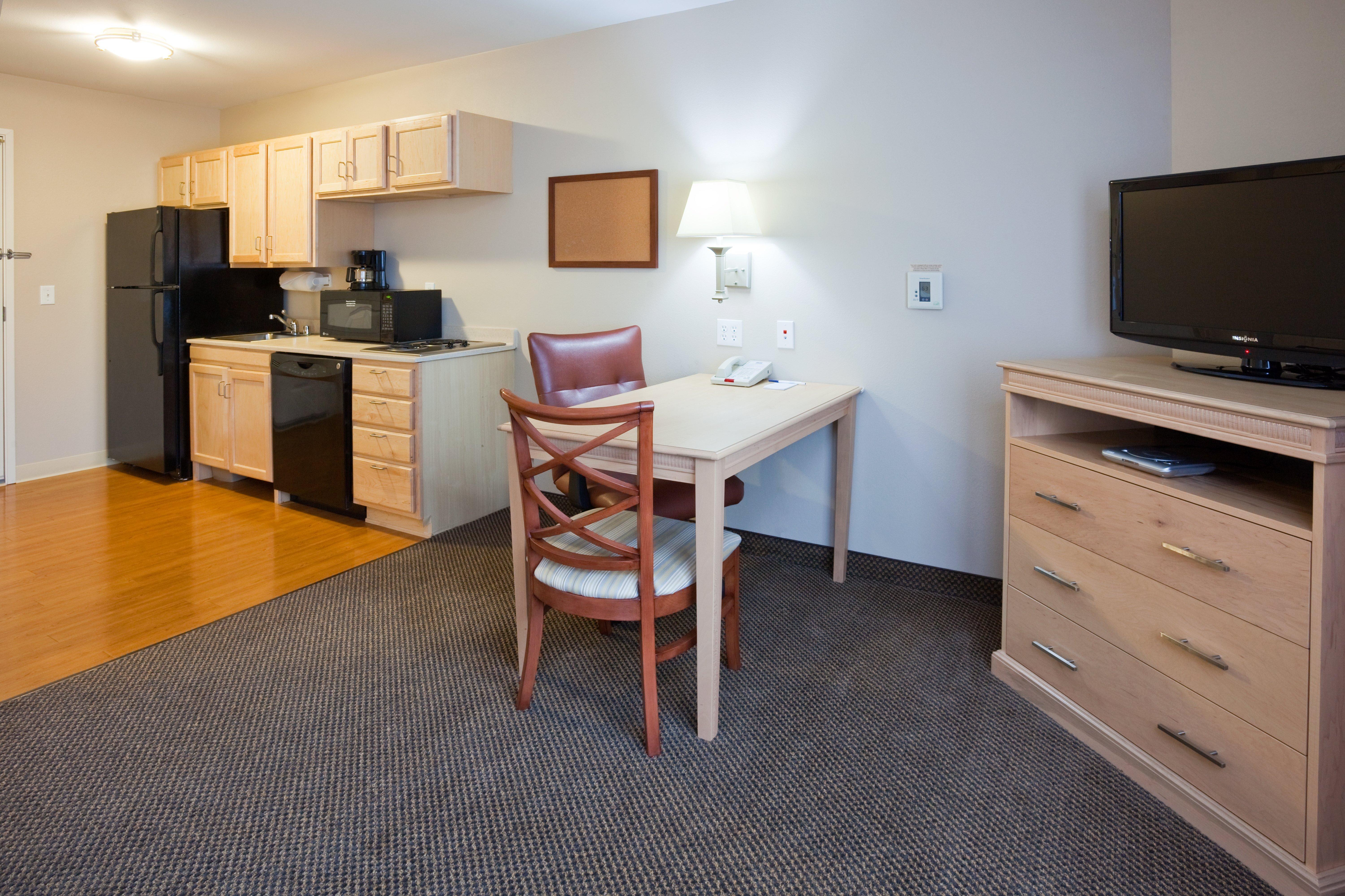 Candlewood Suites Milwaukee Brown Deer, An Ihg Hotel Экстерьер фото
