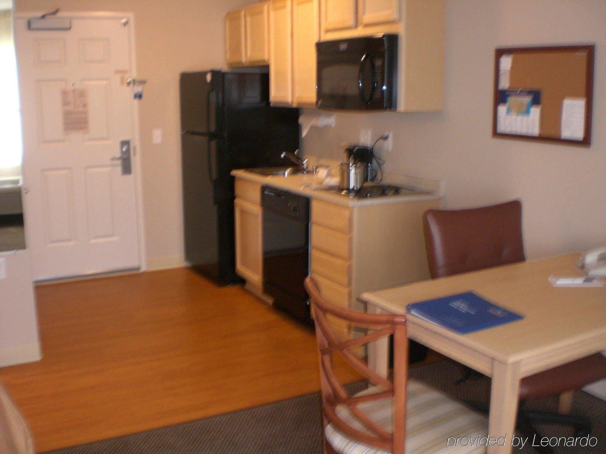 Candlewood Suites Milwaukee Brown Deer, An Ihg Hotel Номер фото